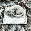 Muistomerkki kissa, harmaa, betonia