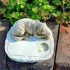 Muistomerkki koira, beige, betonia